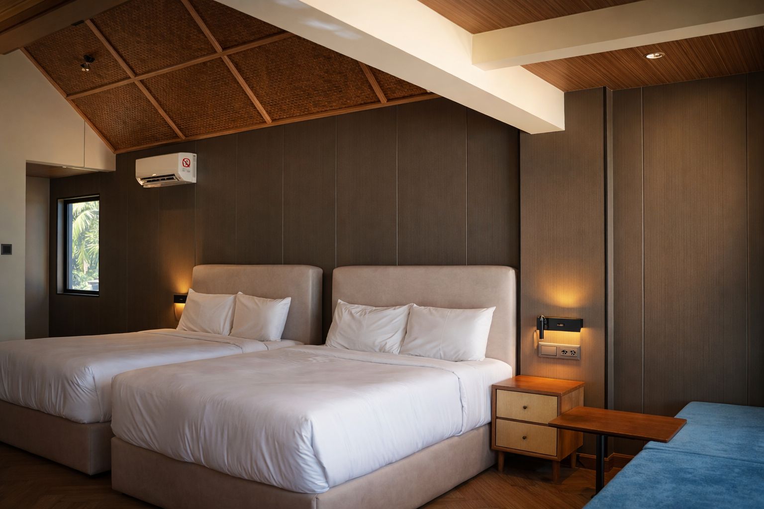 Premium Courtyard Suite