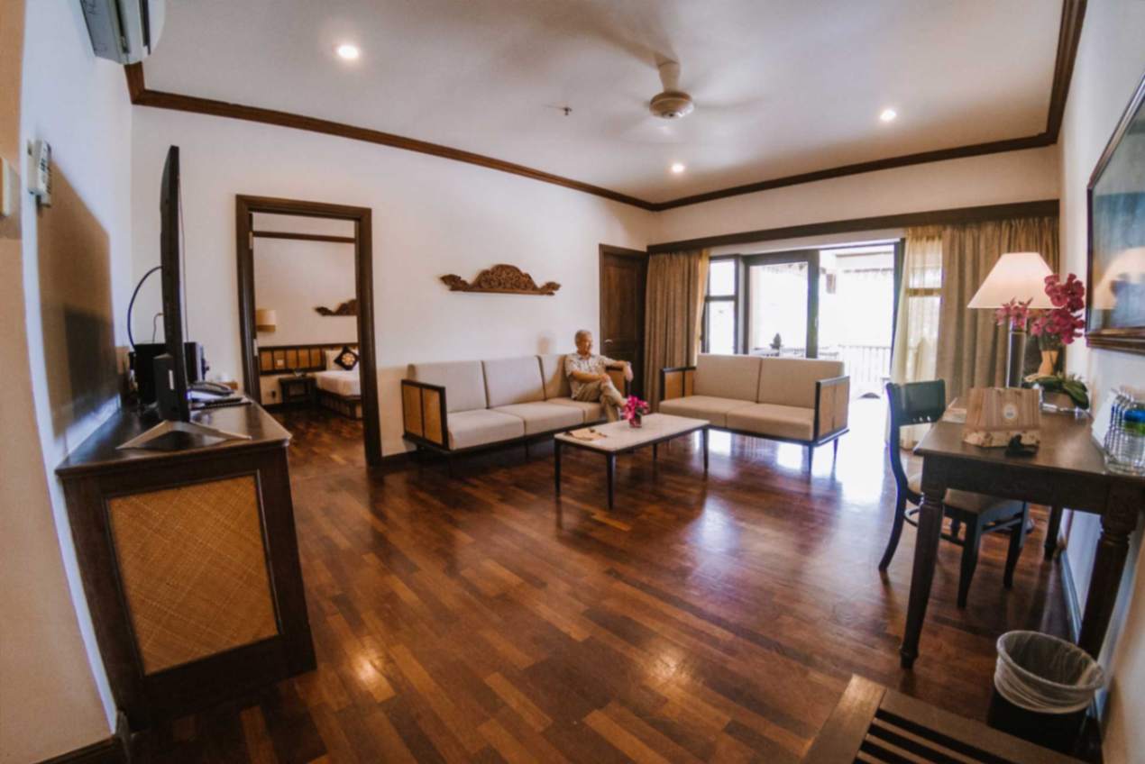 Laguna Suite Honeymoon Room