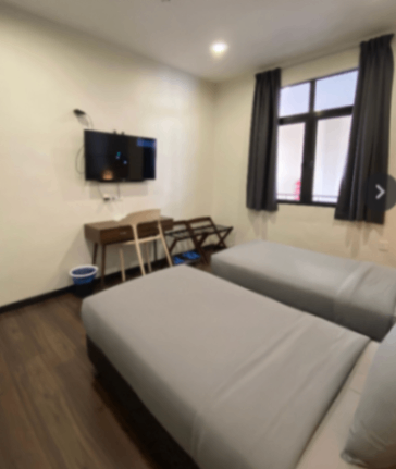 DELUXE TWIN / DOUBLE ROOM