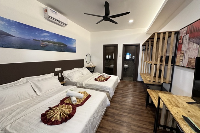 Seafront Family Chalet