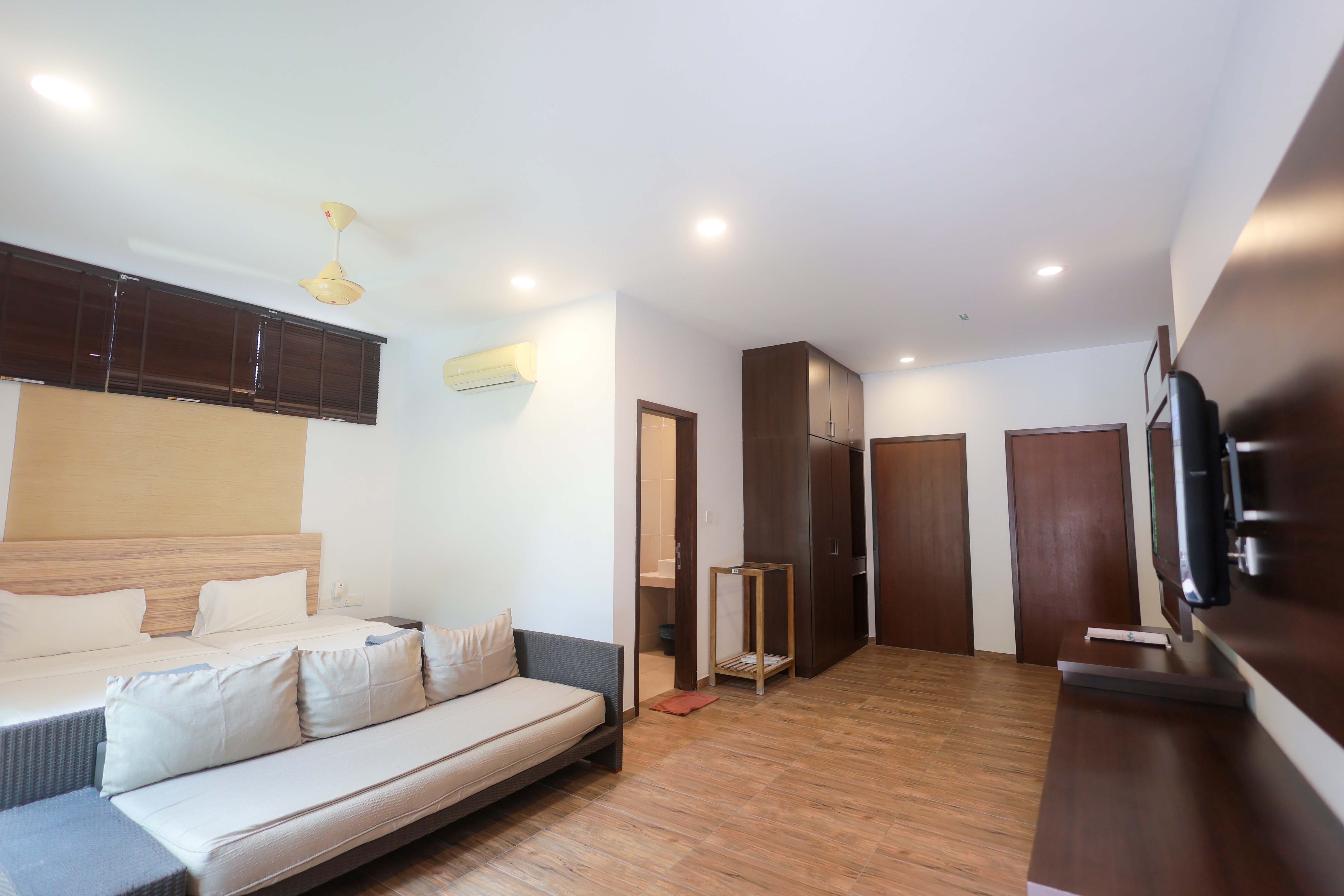 Deluxe Twin + Mattress