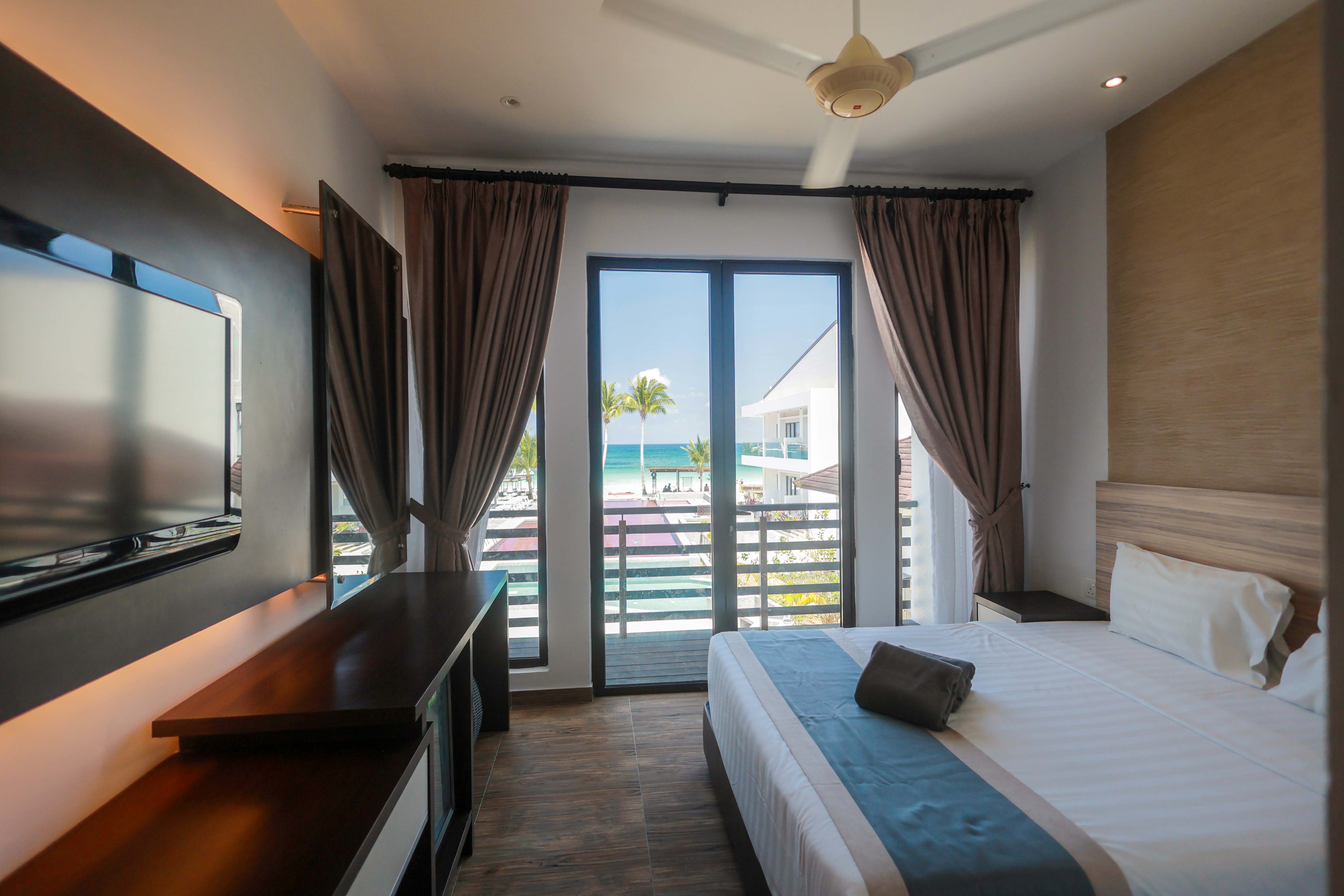 Deluxe Family  Pool View