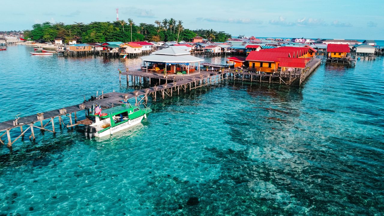 Uncle Chang Water Chalet- Mabul Island